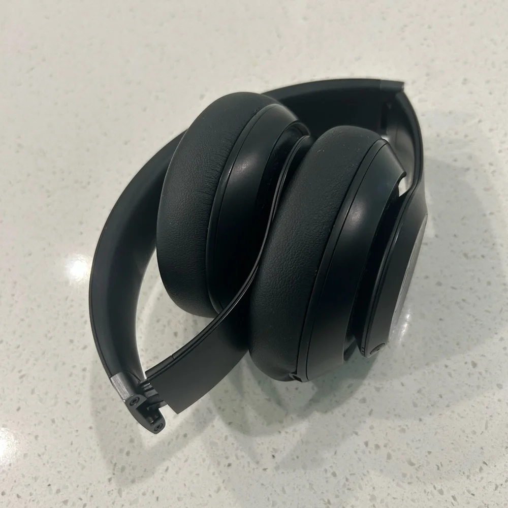 Beats Studio Pro Wireless Noise Cancelling Headphones Black Working Tested - Picture 5 of 6